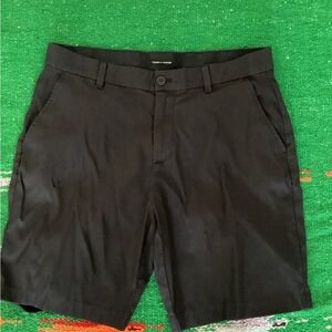Tommy Hilfiger Navy Flat Front Shorts-Nylon-SZ 34
Waist 17”
Inseam 9”
@B1